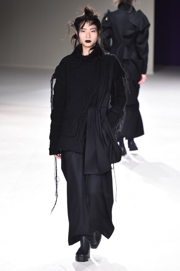 ヨウジヤマモト(Yohji Yamamoto) 2019-20年秋冬ウィメンズコレクション  - 写真35