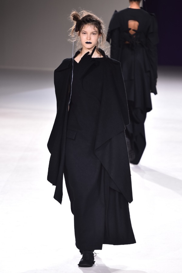 ヨウジヤマモト(Yohji Yamamoto) 2019-20年秋冬ウィメンズコレクション  - 写真28