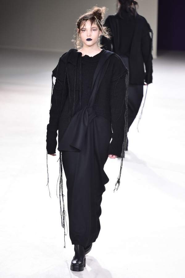 ヨウジヤマモト(Yohji Yamamoto) 2019-20年秋冬ウィメンズコレクション  - 写真37