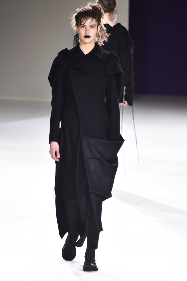 ヨウジヤマモト(Yohji Yamamoto) 2019-20年秋冬ウィメンズコレクション  - 写真39