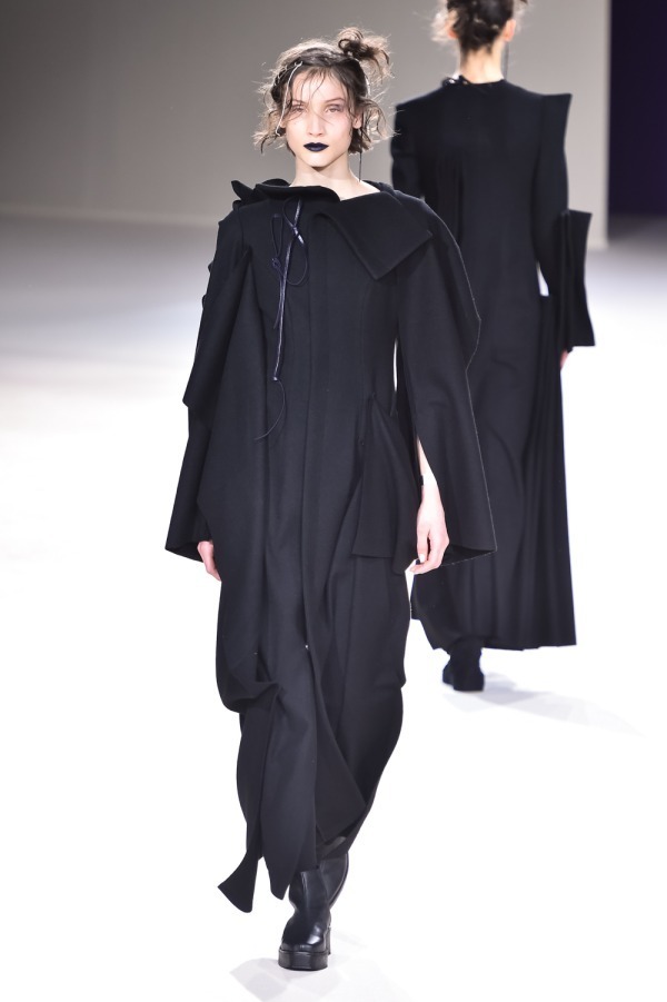 ヨウジヤマモト(Yohji Yamamoto) 2019-20年秋冬ウィメンズコレクション  - 写真7