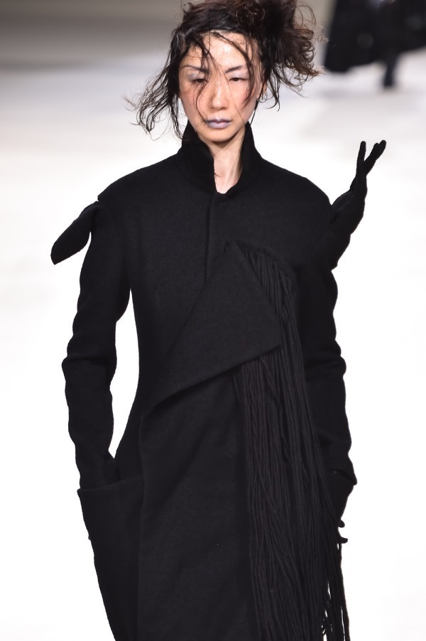 ヨウジヤマモト(Yohji Yamamoto) 2019-20年秋冬ウィメンズコレクション  - 写真26