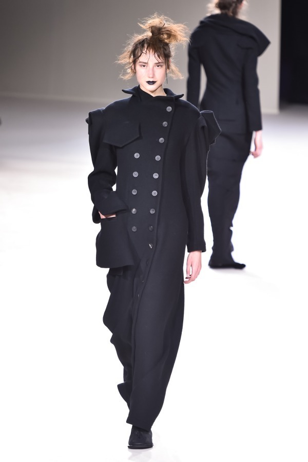 ヨウジヤマモト(Yohji Yamamoto) 2019-20年秋冬ウィメンズコレクション  - 写真11