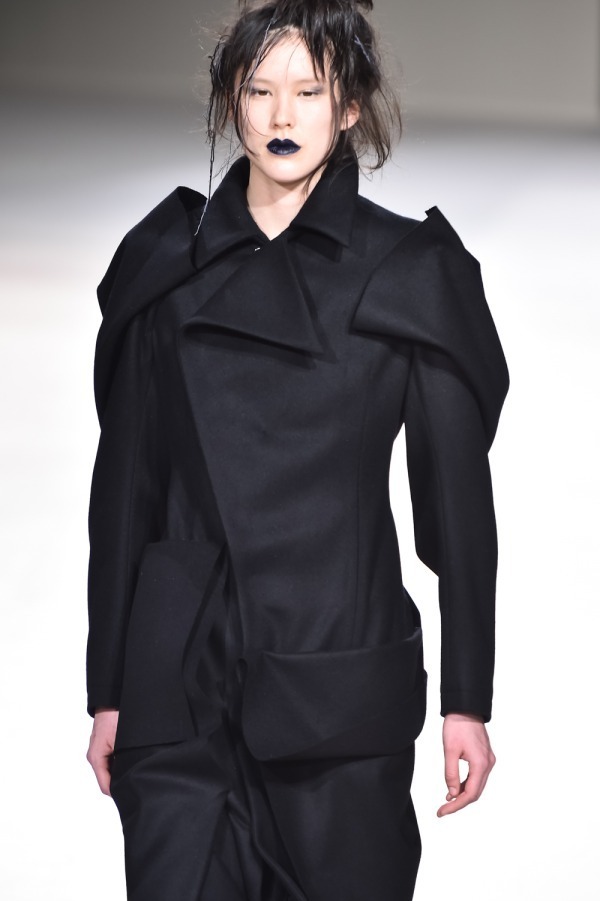 ヨウジヤマモト(Yohji Yamamoto) 2019-20年秋冬ウィメンズコレクション  - 写真34