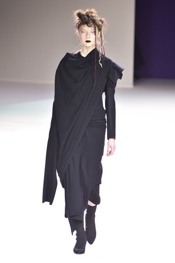 ヨウジヤマモト(Yohji Yamamoto) 手｜写真1