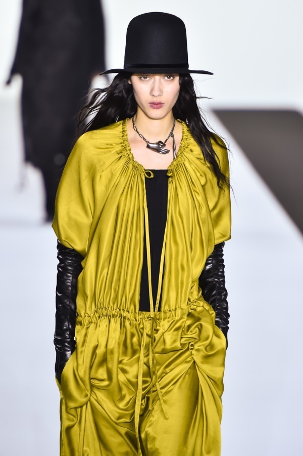 アン ドゥムルメステール(ANN DEMEULEMEESTER) 2019-20年秋冬ウィメンズコレクション  - 写真38