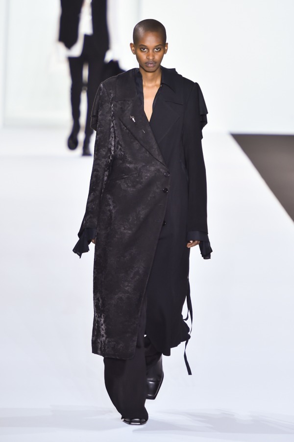 アン ドゥムルメステール(ANN DEMEULEMEESTER) 2019-20年秋冬ウィメンズコレクション  - 写真39