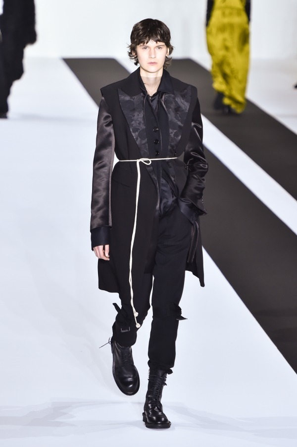 アン ドゥムルメステール(ANN DEMEULEMEESTER) 2019-20年秋冬ウィメンズコレクション  - 写真50