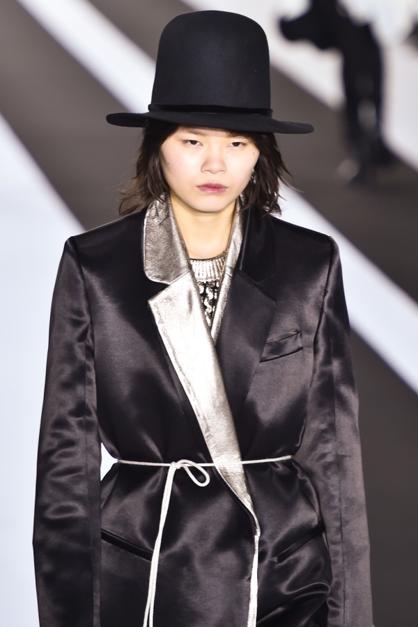 アン ドゥムルメステール(ANN DEMEULEMEESTER) 2019-20年秋冬ウィメンズコレクション  - 写真55