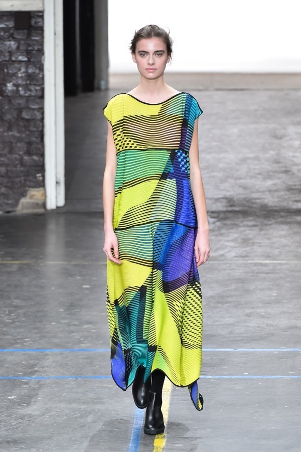 イッセイ ミヤケ(ISSEY MIYAKE) 2019-20年秋冬ウィメンズコレクション  - 写真17