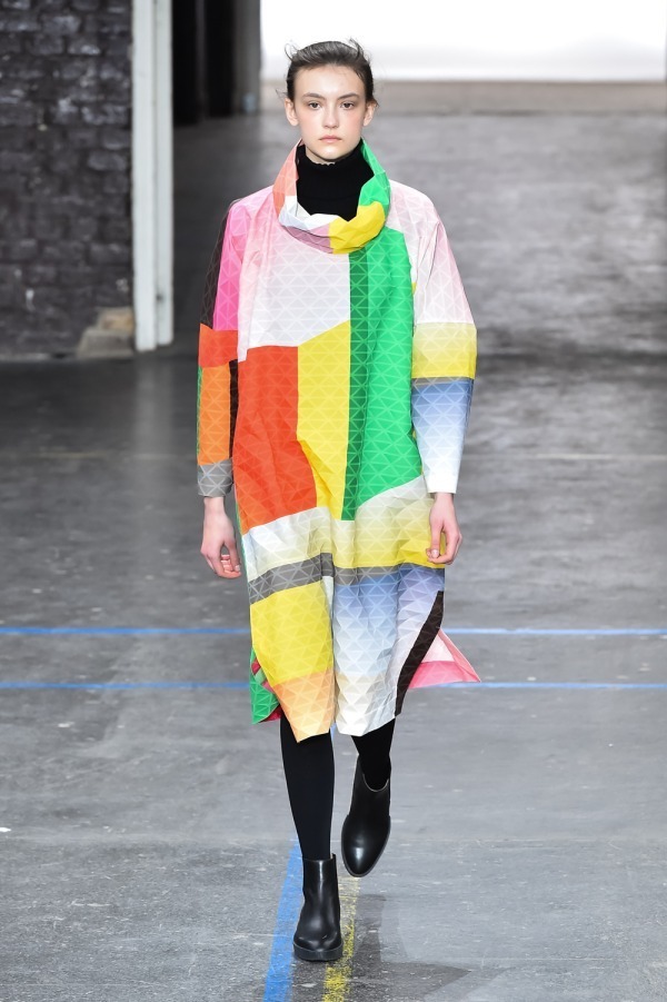 イッセイ ミヤケ(ISSEY MIYAKE) 2019-20年秋冬ウィメンズコレクション  - 写真27