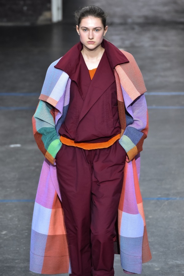 イッセイ ミヤケ(ISSEY MIYAKE) 2019-20年秋冬ウィメンズコレクション  - 写真41