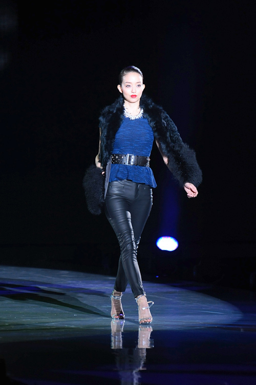 東京ランウェイ 2012A/W 2ndステージ - EMODAなどの人気ブランド、ベッキーや小島よしおも出演｜写真119