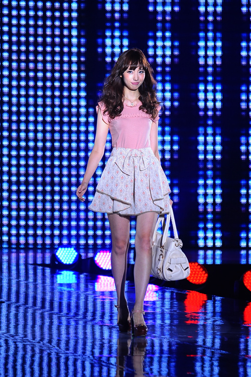 東京ランウェイ 2012A/W 2ndステージ - EMODAなどの人気ブランド、ベッキーや小島よしおも出演｜写真82