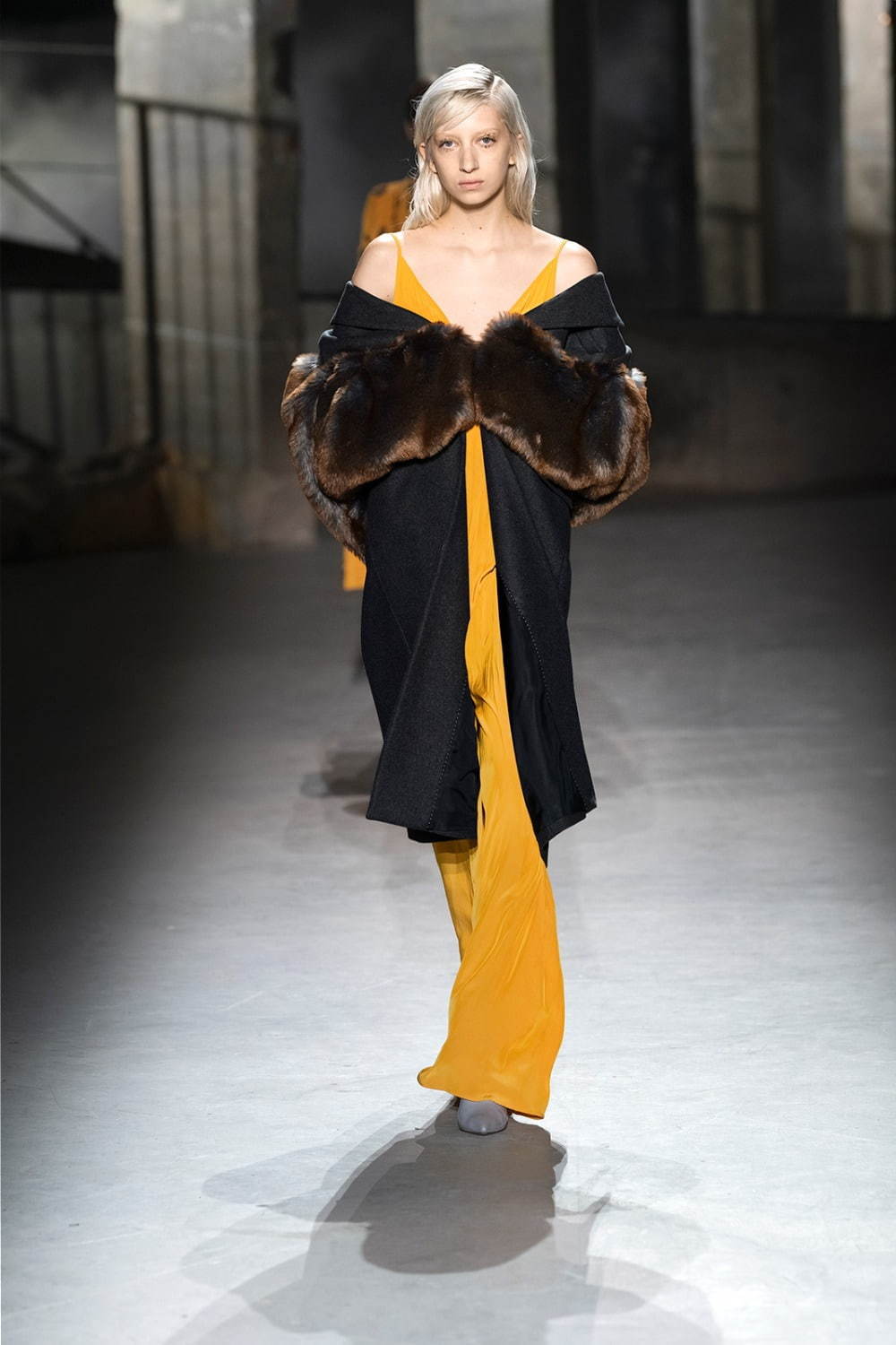 ドリス ヴァン ノッテン(DRIES VAN NOTEN) 2019-20年秋冬ウィメンズコレクション  - 写真55