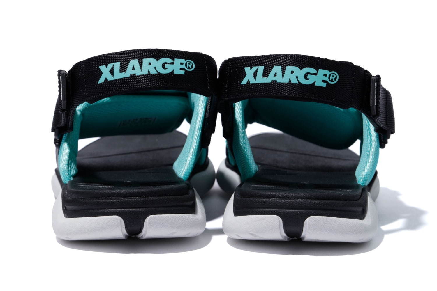 XLARGE×グラビスのコラボサンダル、2通りの履き方が出来る着脱可能なストラップ｜写真4