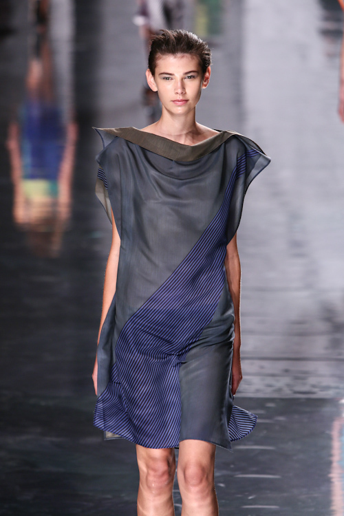 イッセイ ミヤケ(ISSEY MIYAKE) 2013年春夏ウィメンズコレクション  - 写真10