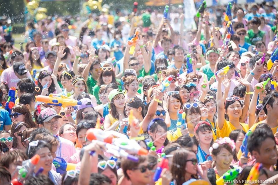 「ウォーターラン」千葉・幕張海浜公園で、水風船10万個＆水鉄砲バトルやお笑いライブも｜写真3