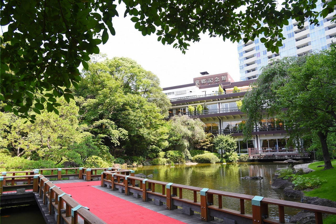 東郷記念館のビアホール「神楽」原宿最大級のテラスで楽しむ鮎の塩焼き×飲み放題クラフトビール｜写真2