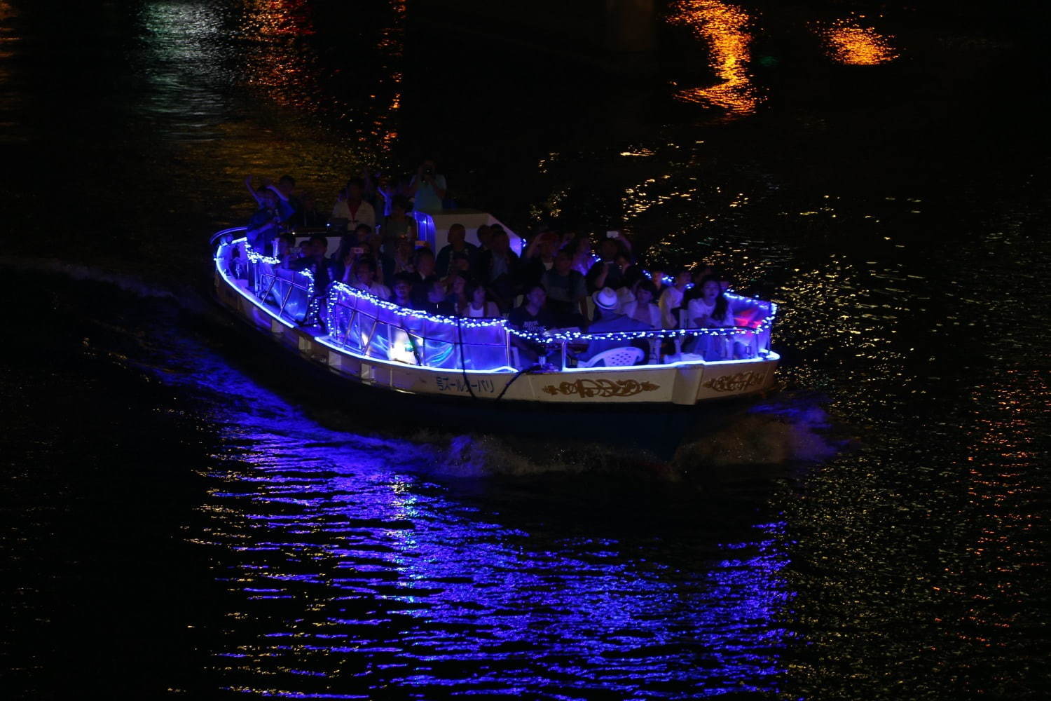 「青の洞窟」福岡初開催、“青い滝”流れる中洲懸橋をロマンチックにクルージング｜写真7