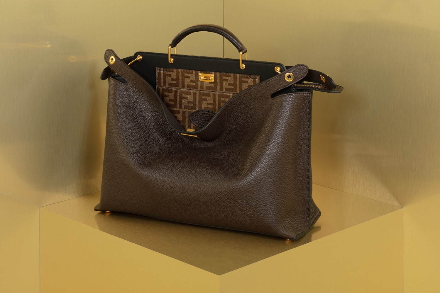 フェンディ(FENDI) ピーカブー アイコニック エッセンシャル｜写真8