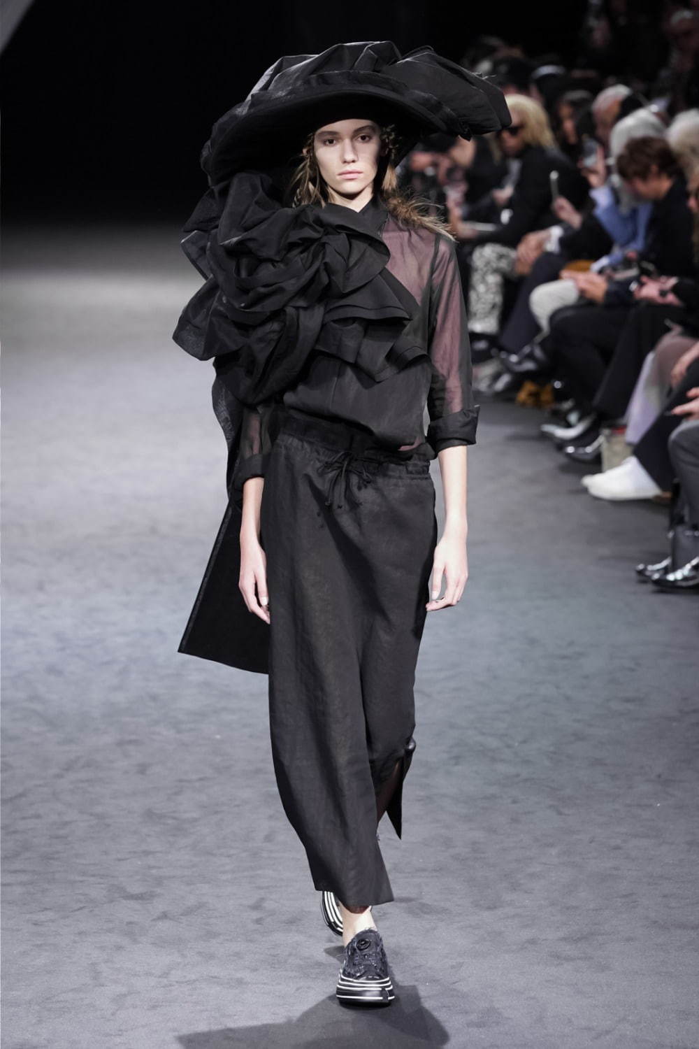 ヨウジヤマモト(Yohji Yamamoto) 2020年春夏ウィメンズコレクション  - 写真1