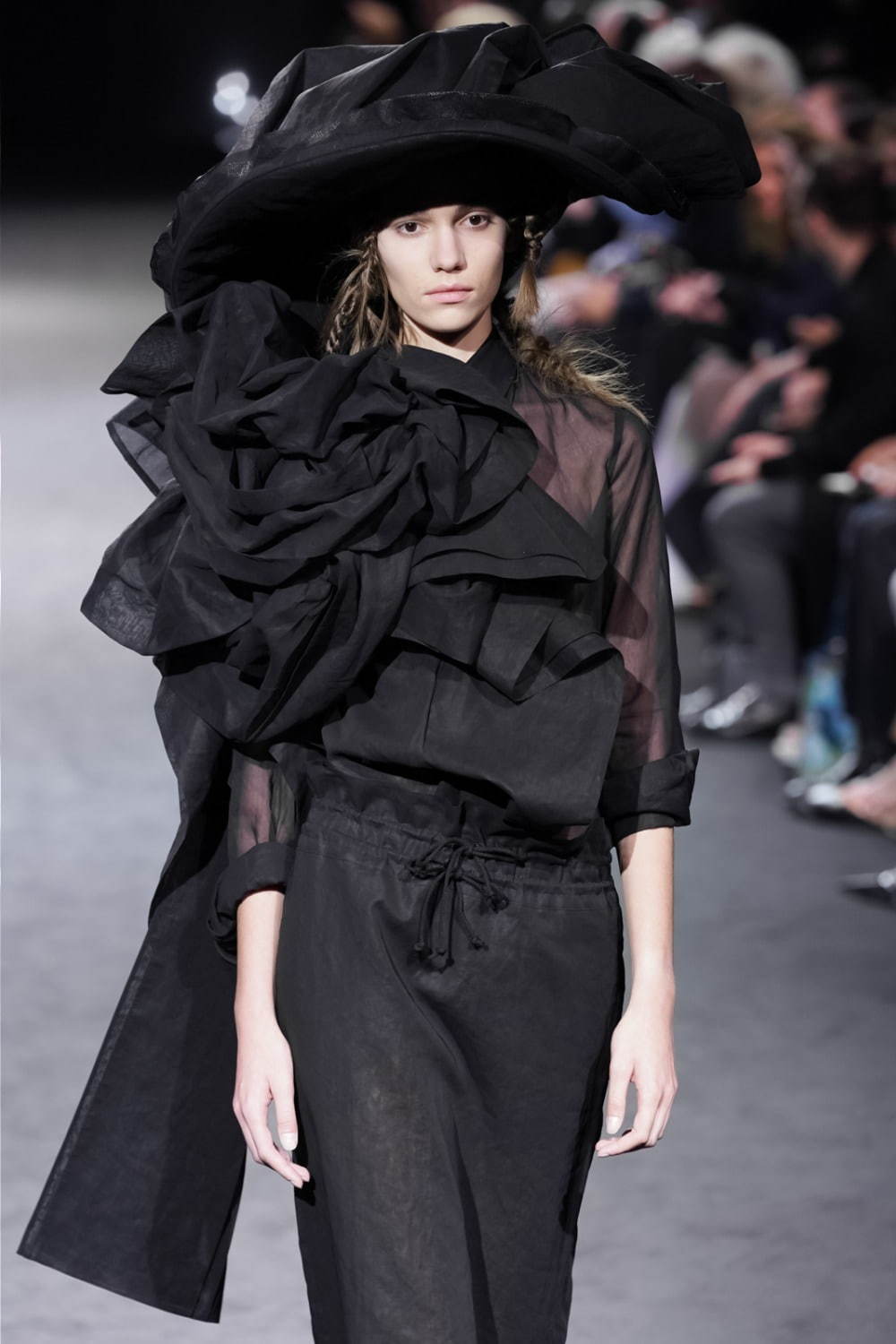 ヨウジヤマモト(Yohji Yamamoto) 2020年春夏ウィメンズコレクション  - 写真2