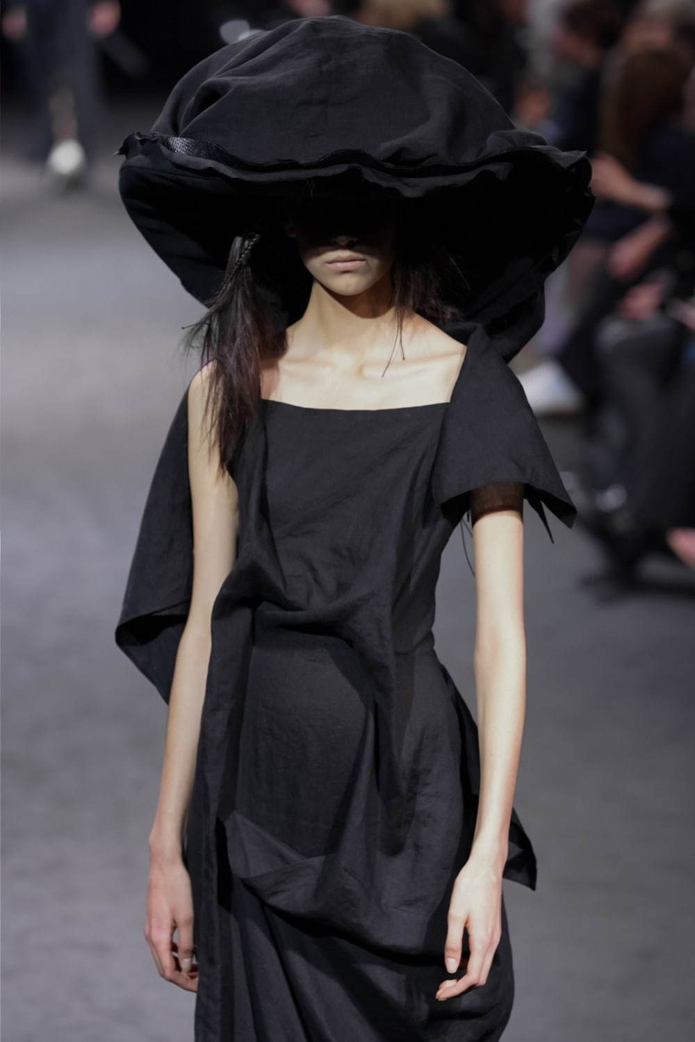 ヨウジヤマモト(Yohji Yamamoto) 2020年春夏ウィメンズコレクション  - 写真8