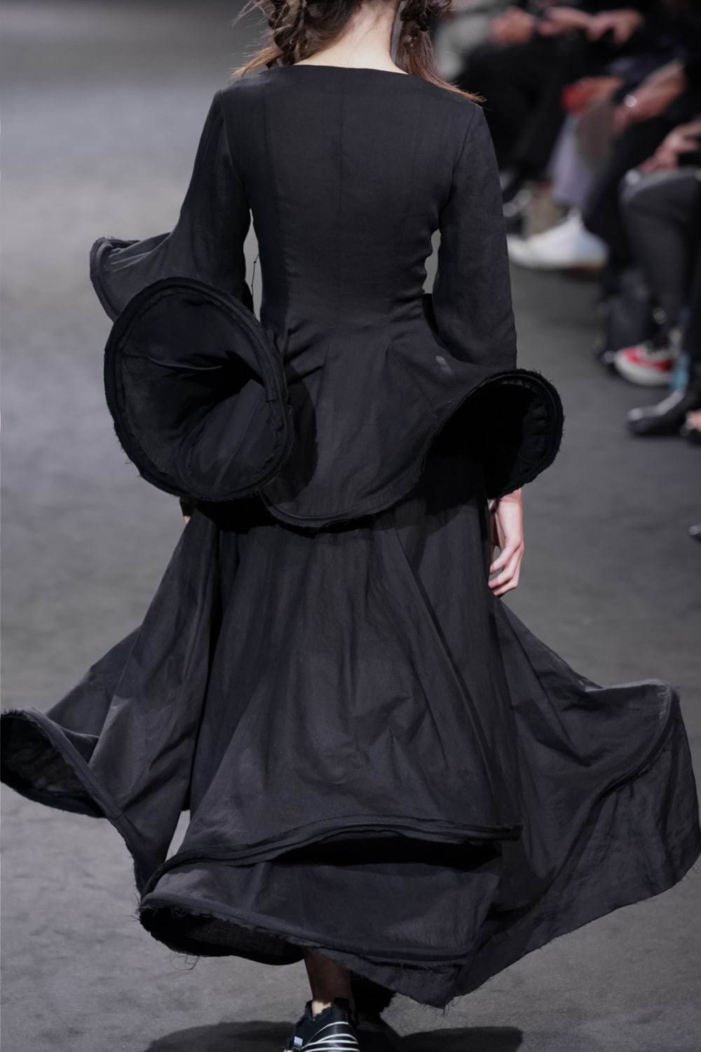 ヨウジヤマモト(Yohji Yamamoto) 2020年春夏ウィメンズコレクション  - 写真23