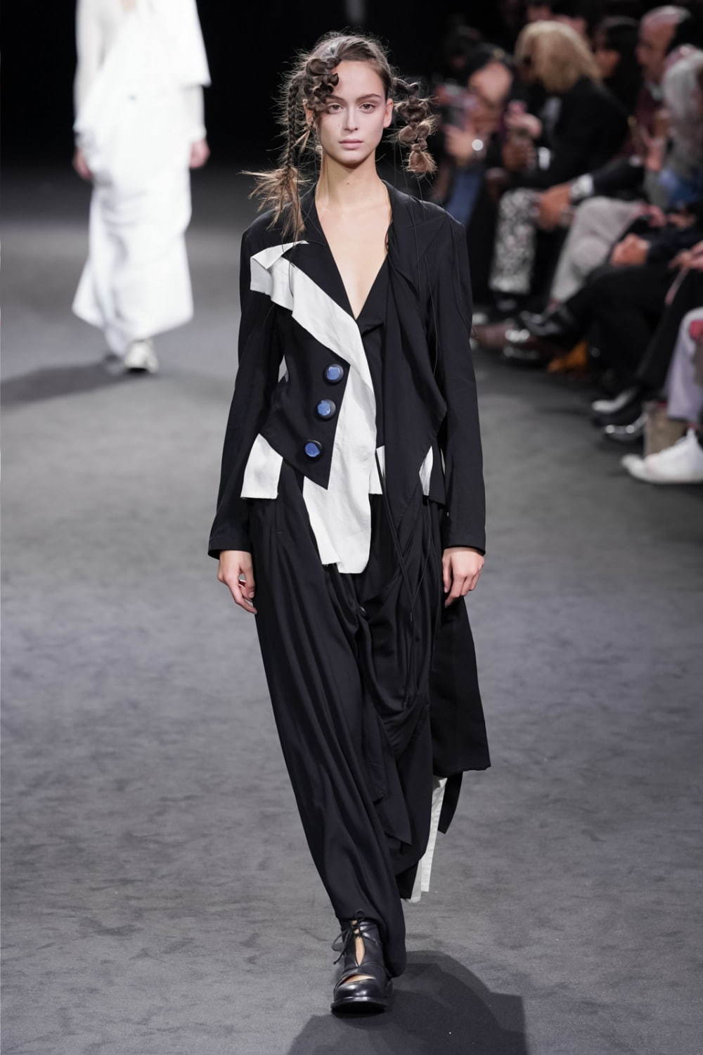 ヨウジヤマモト(Yohji Yamamoto) 2020年春夏ウィメンズコレクション  - 写真36