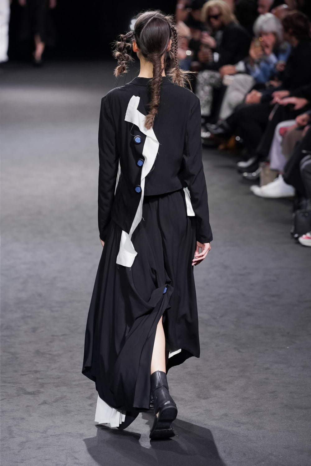 ヨウジヤマモト(Yohji Yamamoto) 2020年春夏ウィメンズコレクション  - 写真38