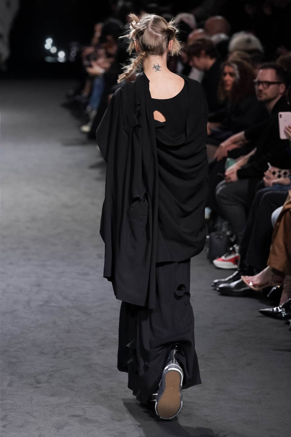 ヨウジヤマモト(Yohji Yamamoto) 2020年春夏ウィメンズコレクション  - 写真55