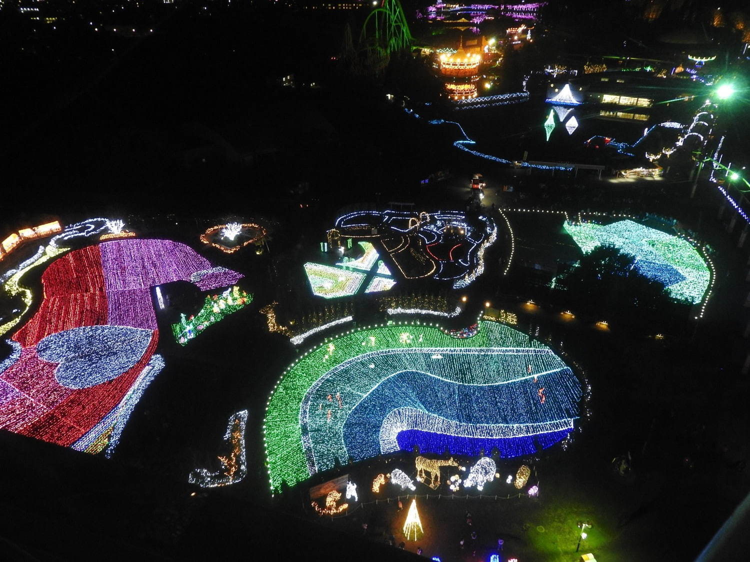 東武動物公園のウィンターイルミネーション19年、鮮やかなレーザー輝く音楽×光×映像ショーも｜写真14