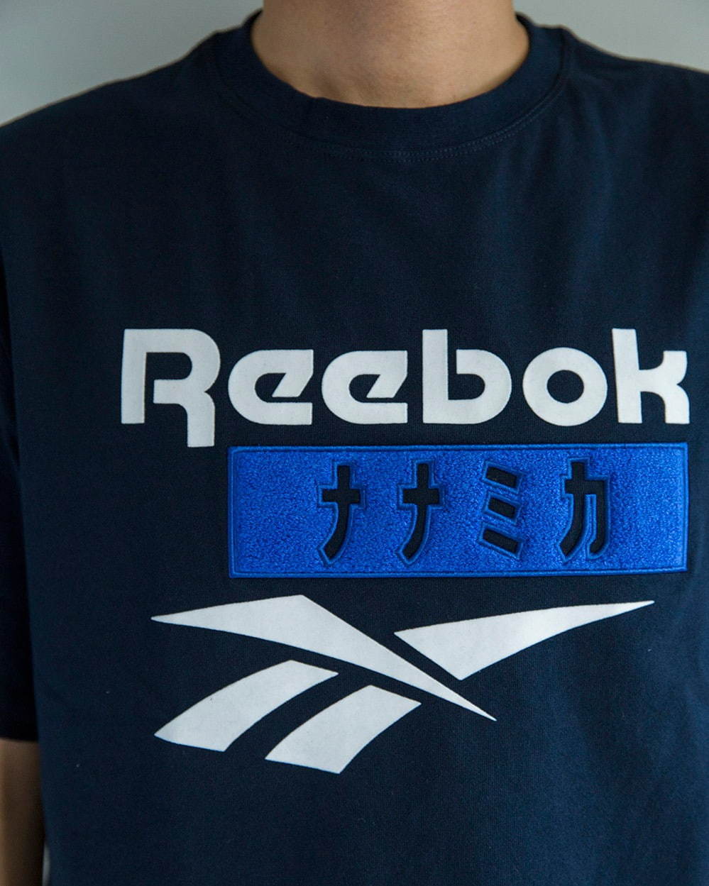 ナナミカ×リーボック、80～90年代のスニーカーやウェアをアップデート - カタカナロゴTシャツも｜写真15