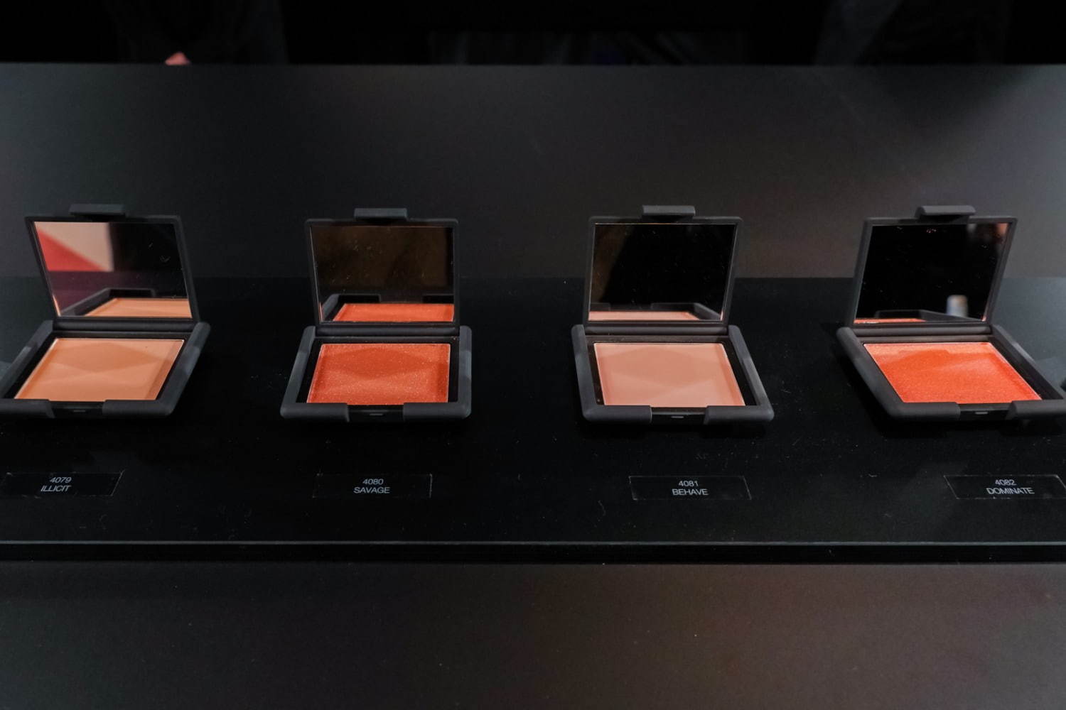 NARS20年春コスメ、人気ブラッシュに新色追加＆マルチに楽しめる新作ベースメイクも｜写真4