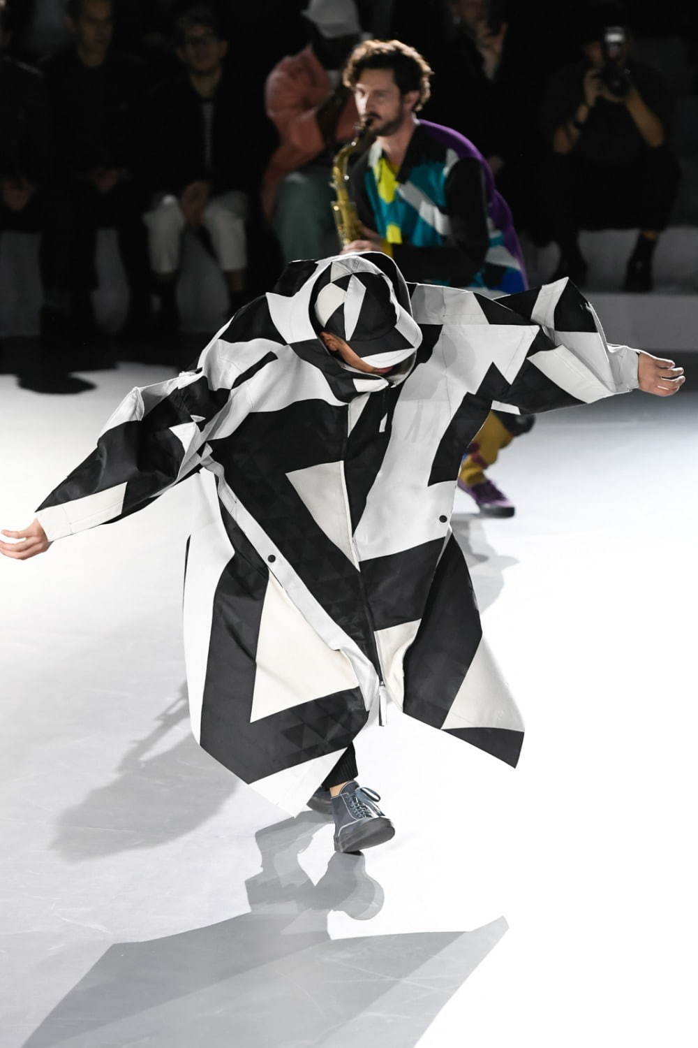 オム プリッセ イッセイ ミヤケ(HOMME PLISSÉ ISSEY MIYAKE) 2020-21年秋冬メンズコレクション  - 写真18