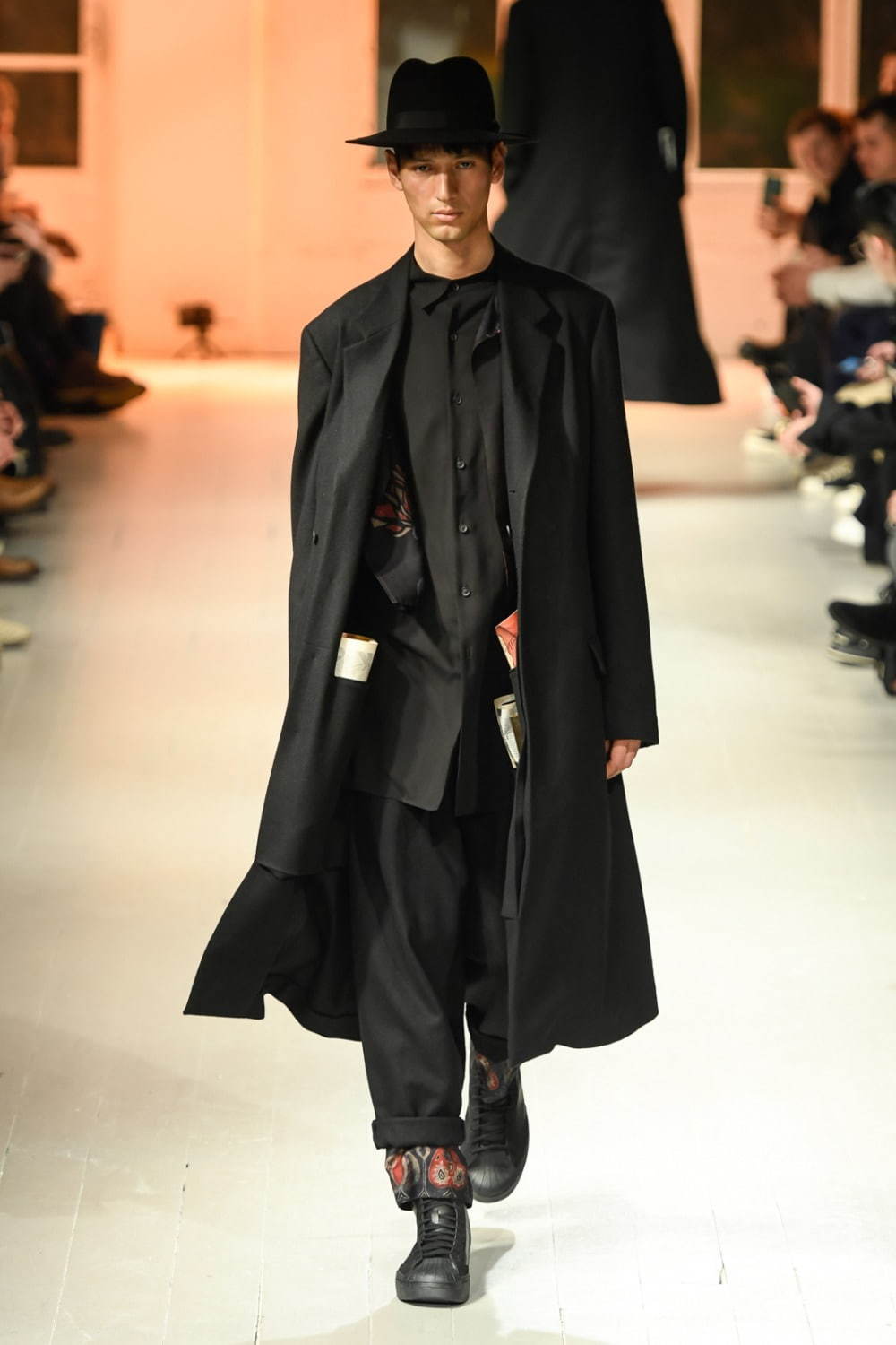 ヨウジヤマモト(Yohji Yamamoto) 2020-21年秋冬メンズコレクション  - 写真30