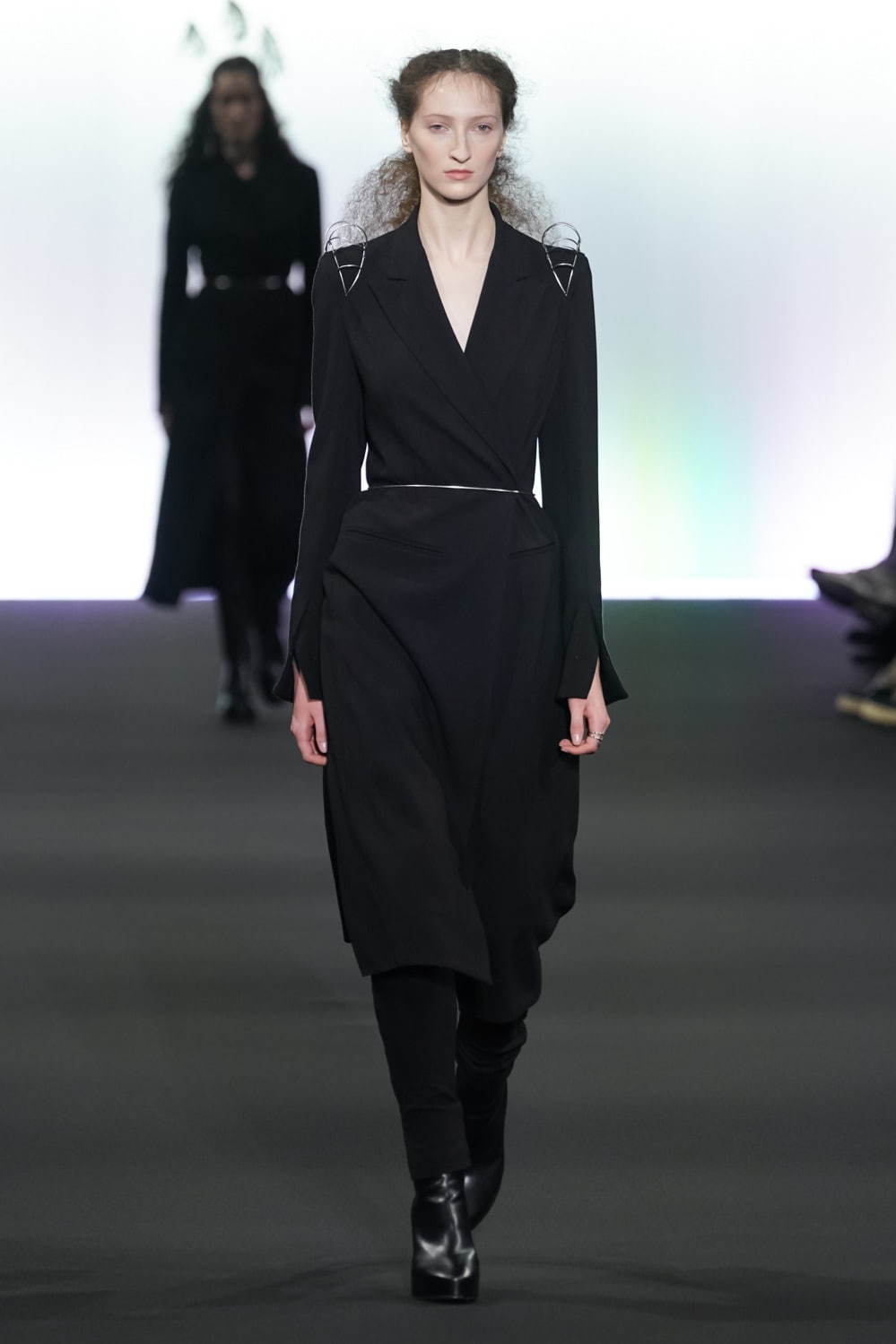 アン ドゥムルメステール(ANN DEMEULEMEESTER) 2020-21年秋冬ウィメンズコレクション  - 写真1