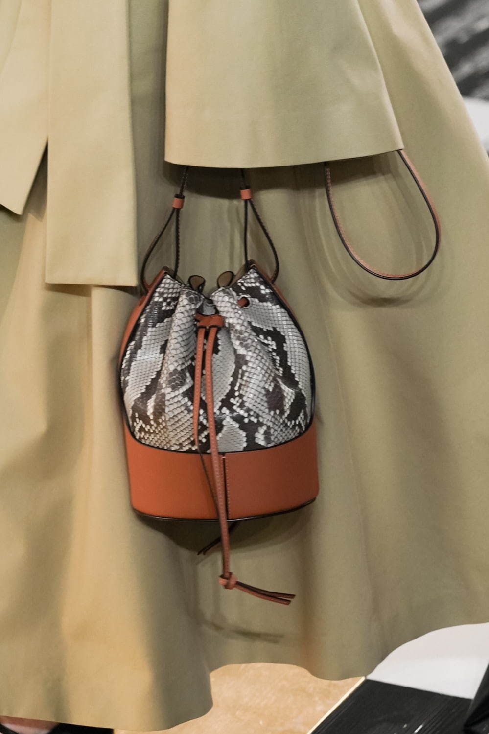 ロエベ(LOEWE) 2020-21年秋冬ウィメンズコレクション  - 写真50