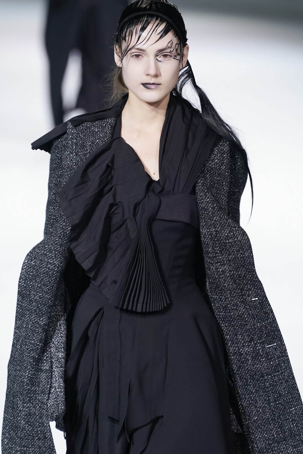 ヨウジヤマモト(Yohji Yamamoto) 2020-21年秋冬ウィメンズコレクション  - 写真13