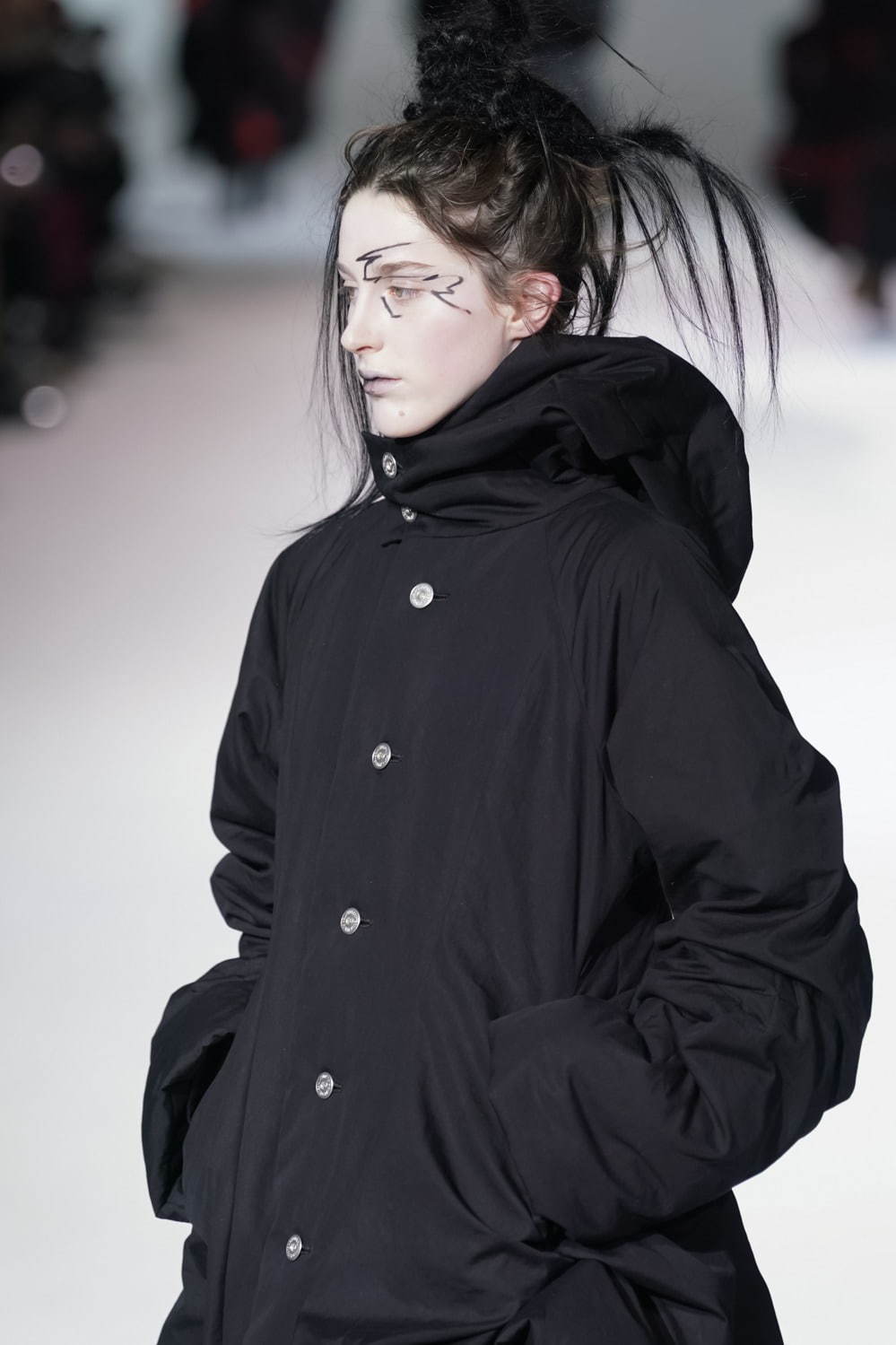 ヨウジヤマモト(Yohji Yamamoto) 2020-21年秋冬ウィメンズコレクション  - 写真38