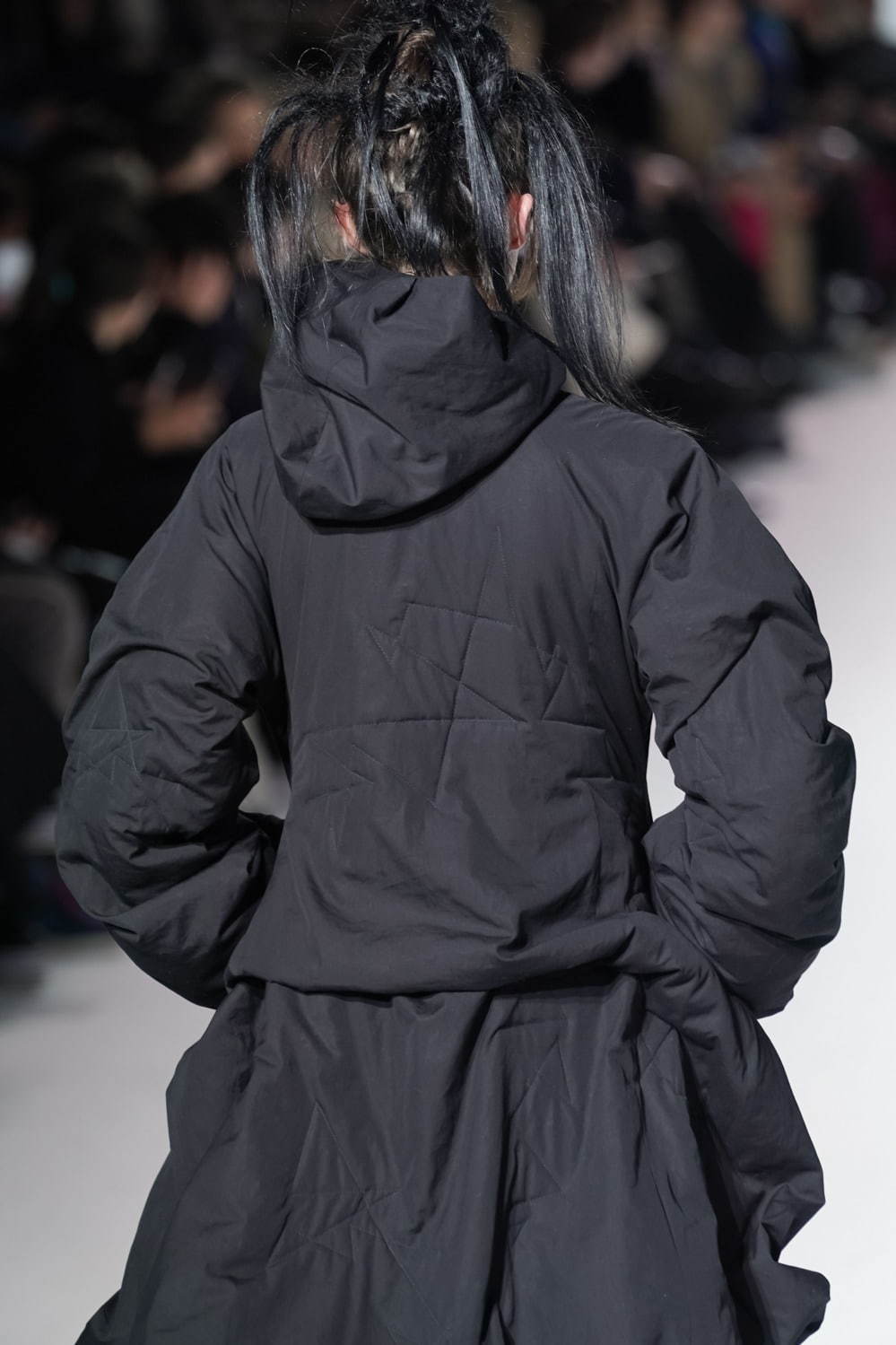 ヨウジヤマモト(Yohji Yamamoto) 2020-21年秋冬ウィメンズコレクション  - 写真39