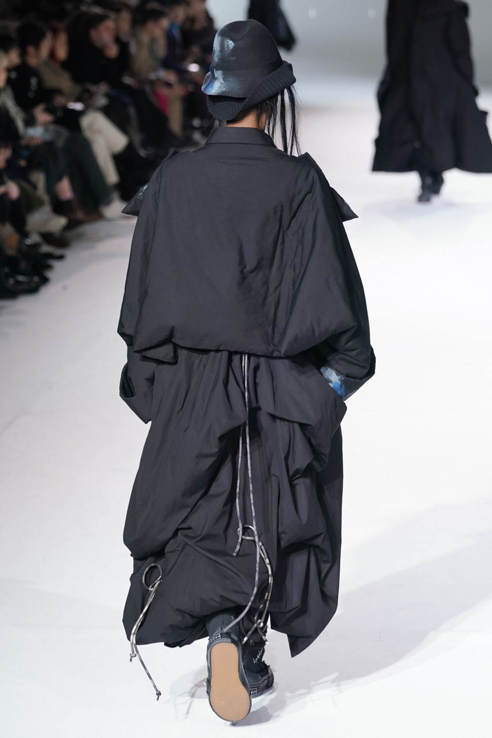 ヨウジヤマモト(Yohji Yamamoto) 2020-21年秋冬ウィメンズコレクション  - 写真47