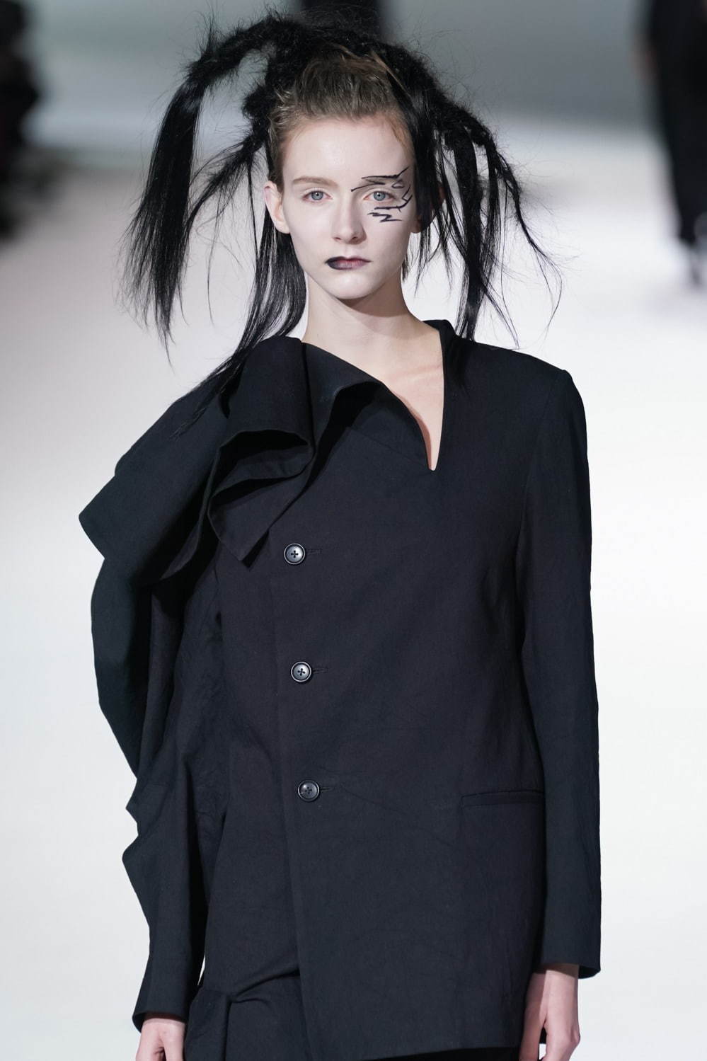 ヨウジヤマモト(Yohji Yamamoto) 2020-21年秋冬ウィメンズコレクション  - 写真62