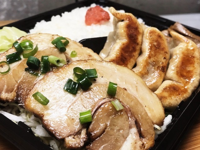 ダンダダン酒場「餃子・チャーシュー弁当」700円