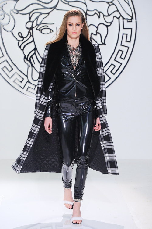 ヴェルサーチェ(VERSACE) 2013-14年秋冬ウィメンズコレクション  - 写真4