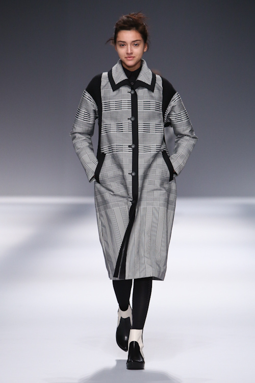 イッセイ ミヤケ(ISSEY MIYAKE) 2013-14年秋冬ウィメンズコレクション  - 写真2