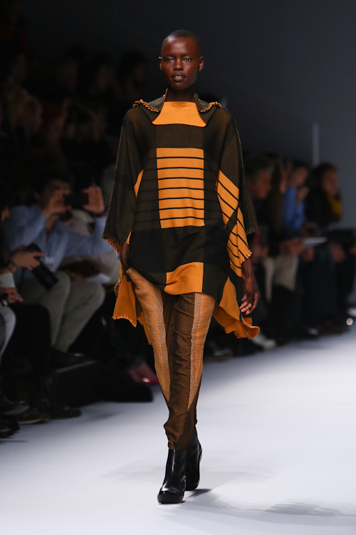 イッセイ ミヤケ(ISSEY MIYAKE) 2013-14年秋冬ウィメンズコレクション  - 写真55