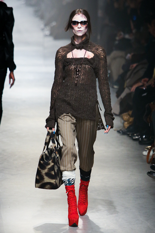 ヴィヴィアン・ウエストウッド ゴールドレーベル(Vivienne Westwood Gold Label) 2013-14年秋冬ウィメンズコレクション  - 写真21