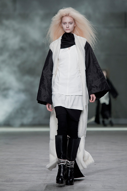 リック・オウエンス(Rick Owens) 2013-14年秋冬ウィメンズコレクション  - 写真1